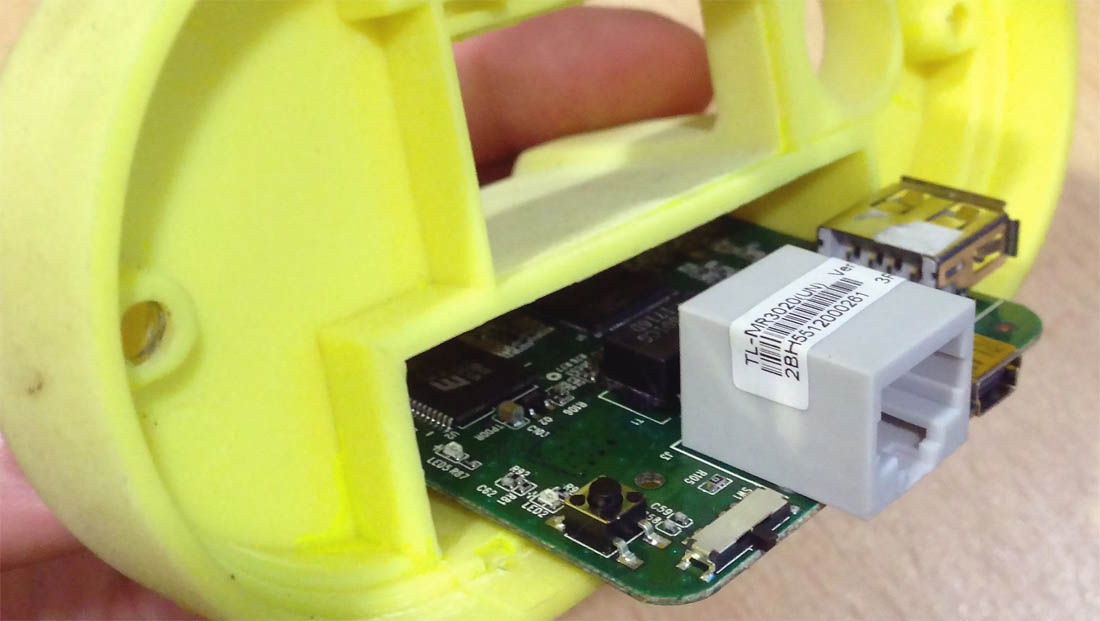 Плата TL-MR3020 извлечена