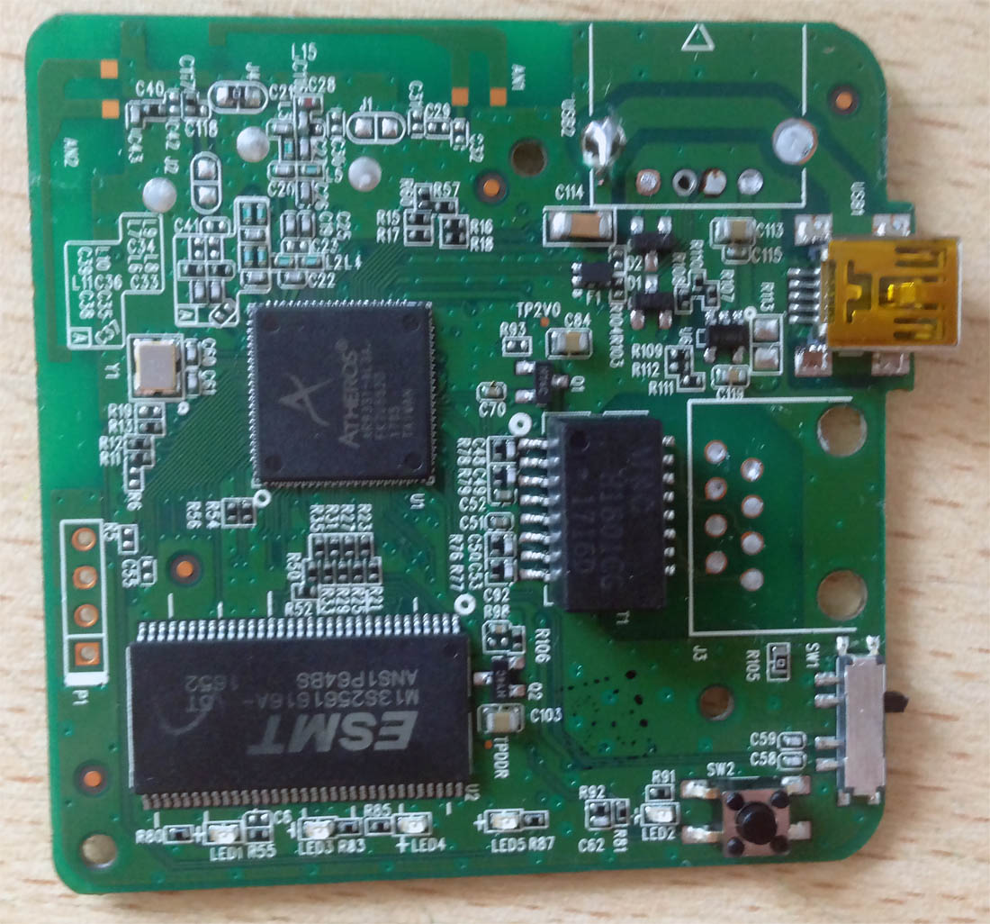 Плата роутера после удаления разъёмов